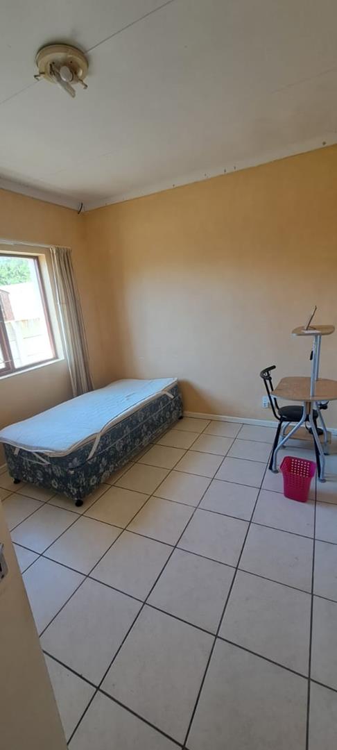 To Let 1 Bedroom Property for Rent in Summerstrand Eastern Cape